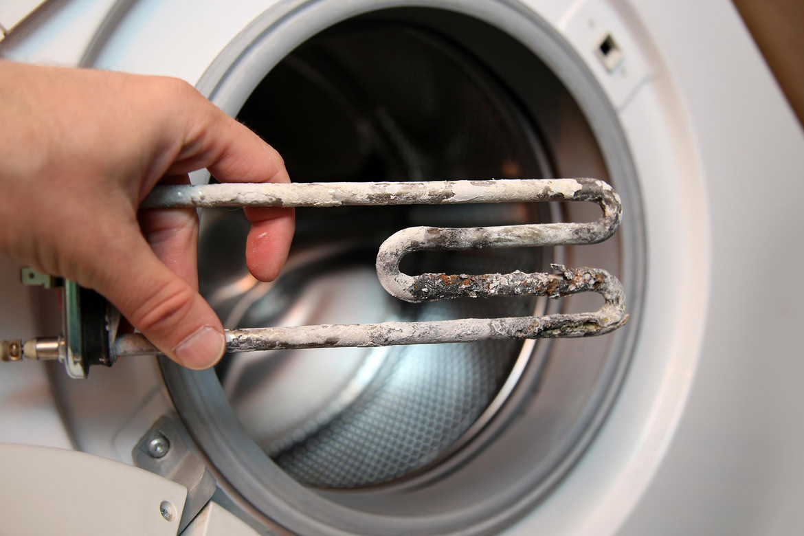 Was darf eine gebrauchte Waschmaschine ksoten? Ein verkalkter Heizstab einer Waschmaschine